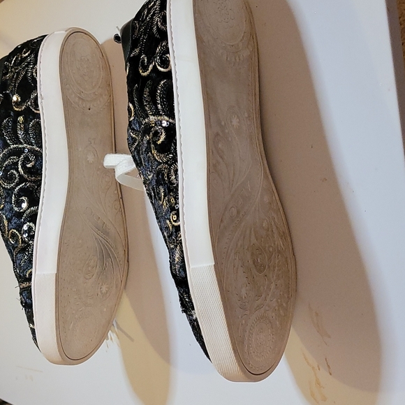 Shoes - Picture 3 of 3